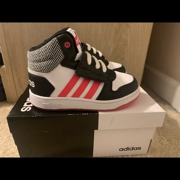 Adidas - Picture 2 of 5